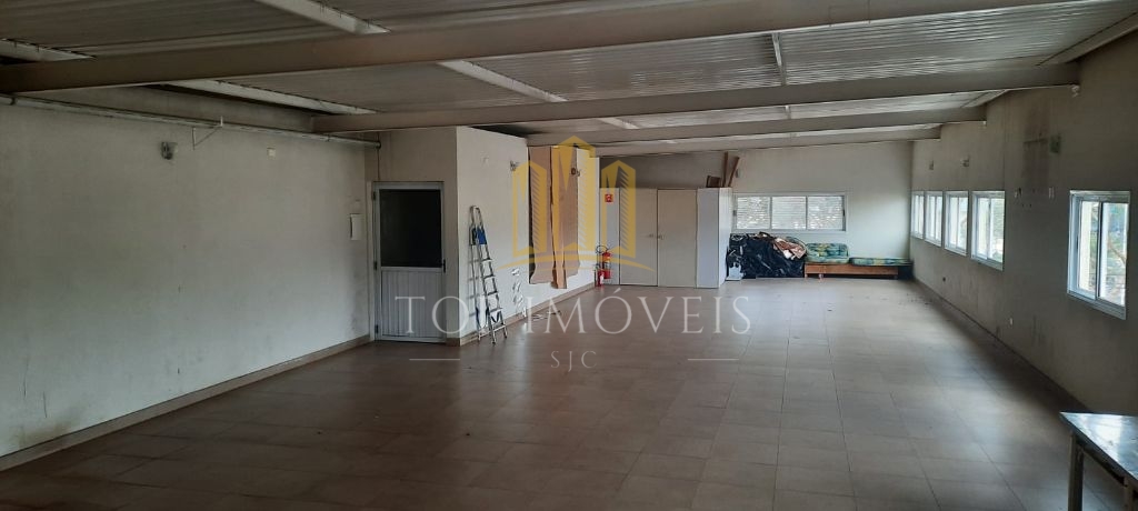 Prédio Comercial em Pleno Funcionamento em frente hospital da Vila