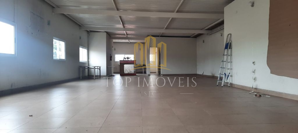 Prédio Comercial em Pleno Funcionamento em frente hospital da Vila