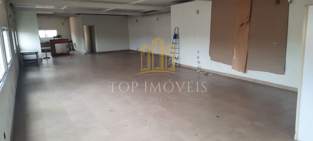 Prédio Comercial em Pleno Funcionamento em frente hospital da Vila