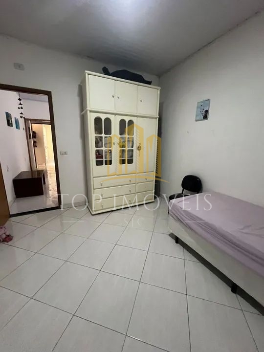 Excelente Casa localizada no Jardim Colonial Avenida principal com 2 dormitorios Churrasqueira