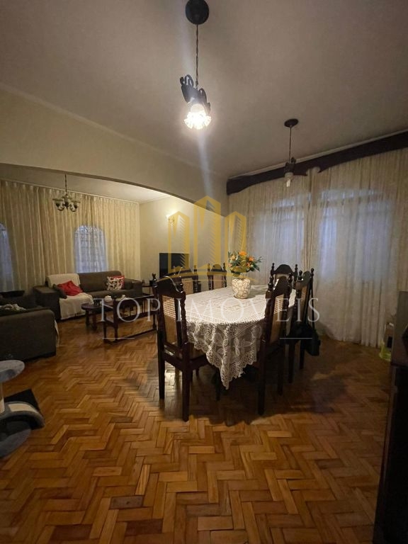 Linda Casa Localizada no Jardim Portugal com Planejados