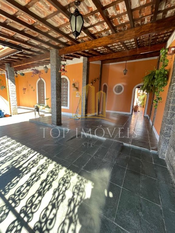 Linda Casa Localizada no Jardim Portugal com Planejados