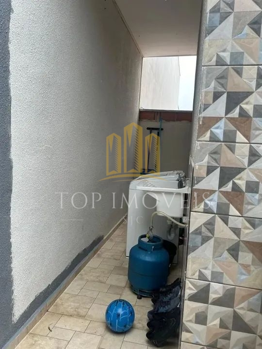 Sobrado de Esquina à Venda no Borda do Campo - Caçapava