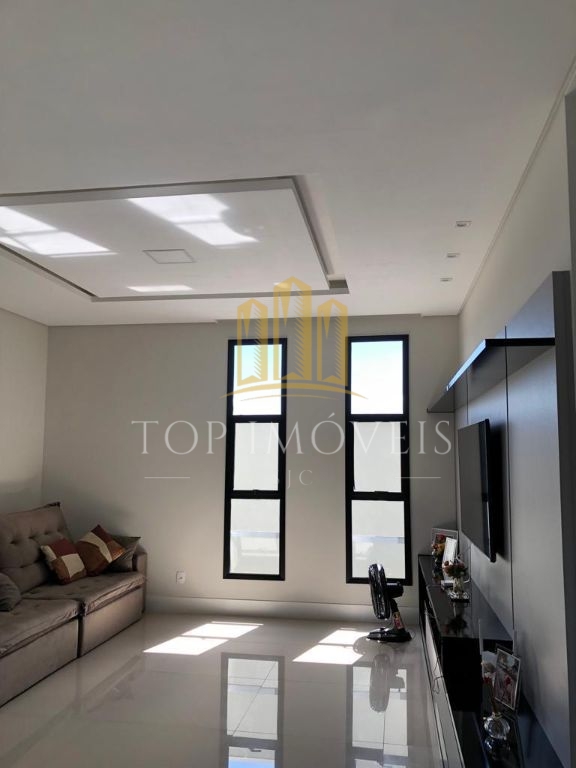 Linda Casa de Alto Padrão no Condomínio Residencial Malibu - Caçapava S/P