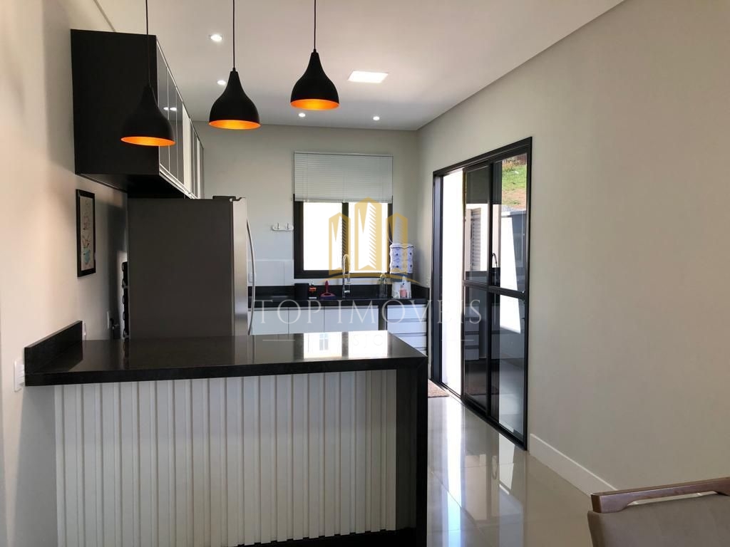 Linda Casa de Alto Padrão no Condomínio Residencial Malibu - Caçapava S/P
