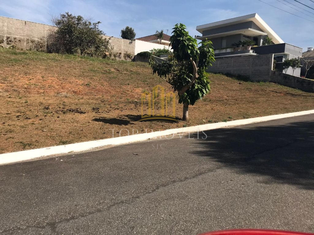 Terreno com topografia privilegiada no Residencial Santa Helena Caçapava, SP