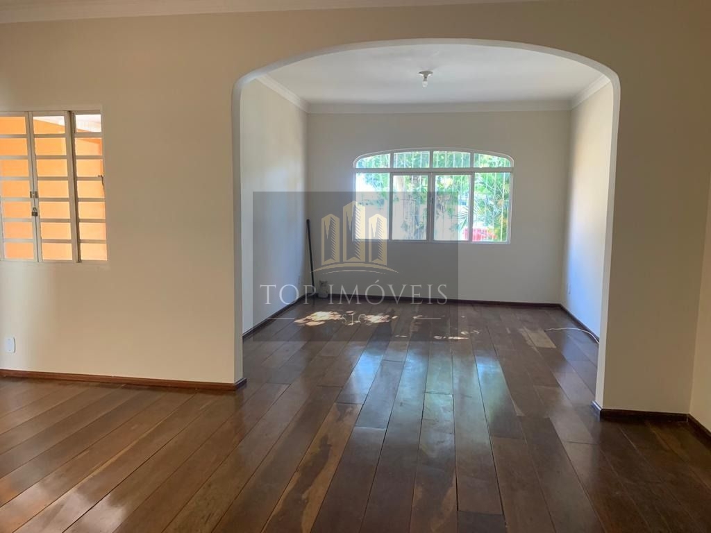 Casa térrea no Jardim das Indústrias, São José dos Campos/SP