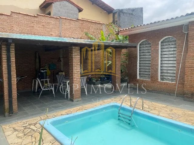 Excelente Casa Localizada no Satelite com piscina ,churrasqueira e lareira com ponto comercial na frente que pode ser alugado.