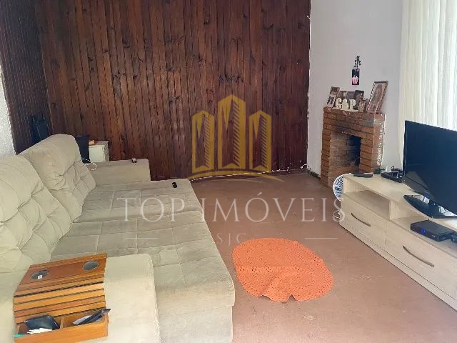 Excelente Casa Localizada no Satelite com piscina ,churrasqueira e lareira com ponto comercial na frente que pode ser alugado.