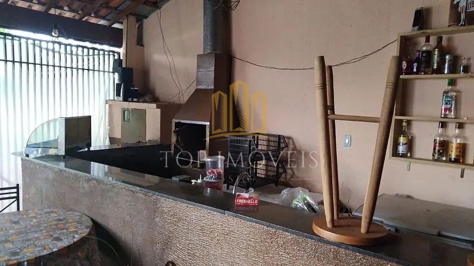 Oportunidade sobrado cinco dormitorios com ponto comercial na zona leste