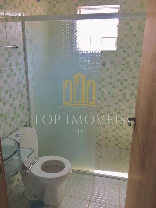 Oportunidade sobrado cinco dormitorios com ponto comercial na zona leste