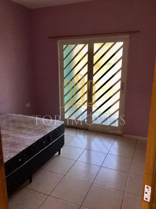 Oportunidade sobrado cinco dormitorios com ponto comercial na zona leste