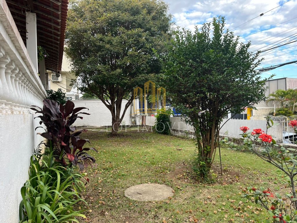 Excelente Localização Casa Térrea no Jardim Esplanada 1040m2 de Terreno, 350m2 de Área Construída