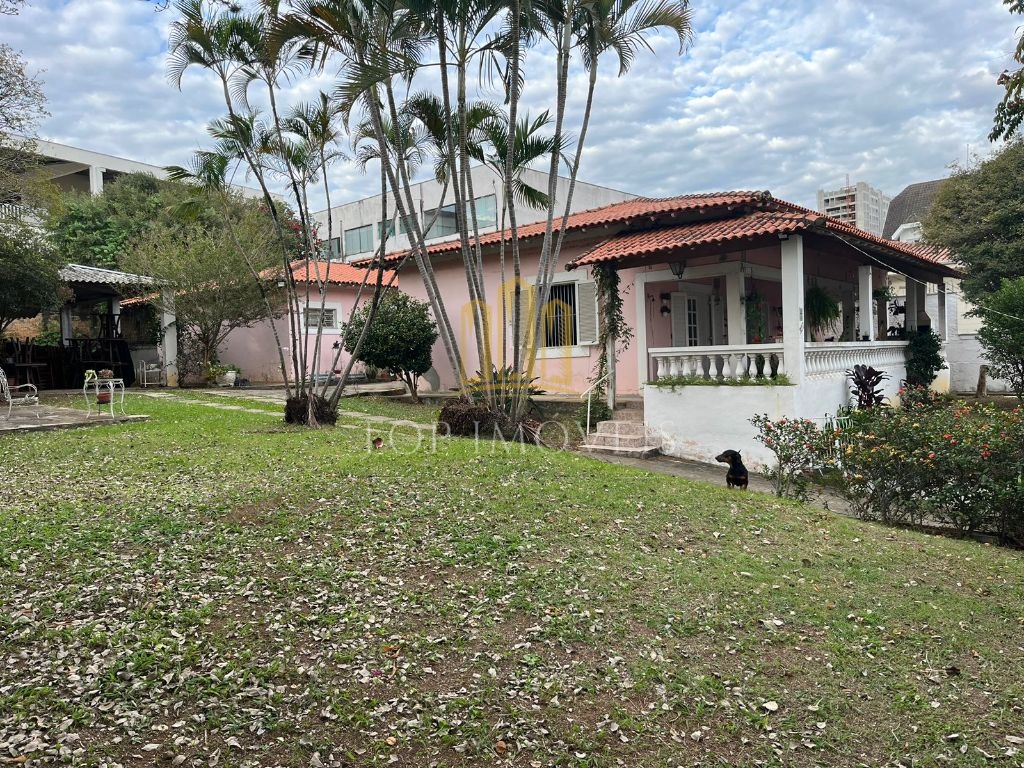 Excelente Localização Casa Térrea no Jardim Esplanada 1040m2 de Terreno, 350m2 de Área Construída