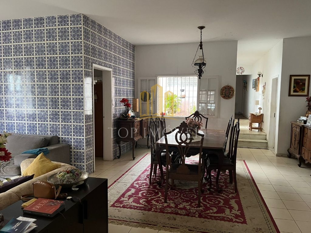 Excelente Localização Casa Térrea no Jardim Esplanada 1040m2 de Terreno, 350m2 de Área Construída