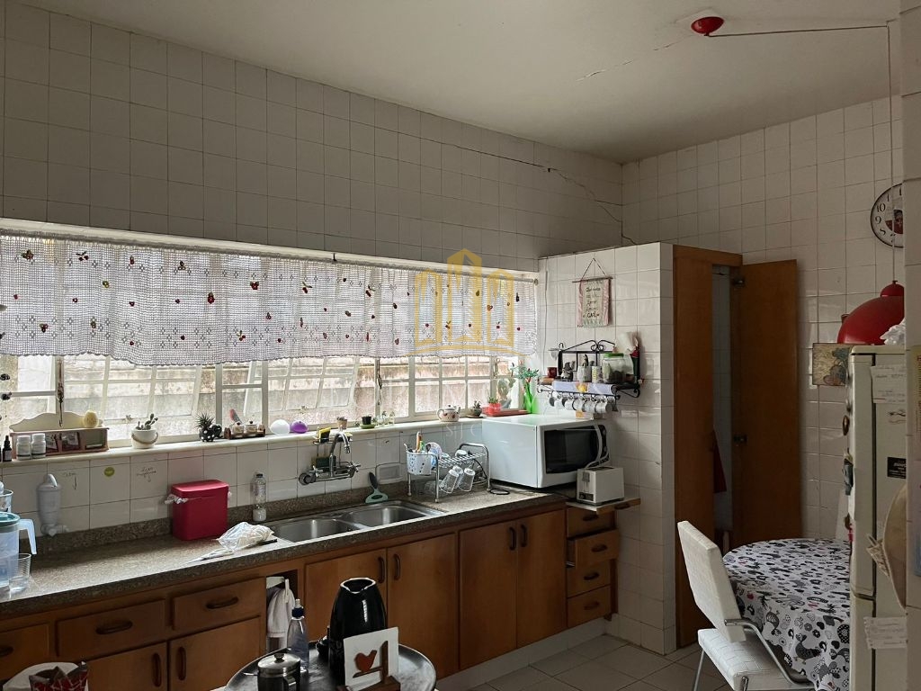 Excelente Localização Casa Térrea no Jardim Esplanada 1040m2 de Terreno, 350m2 de Área Construída