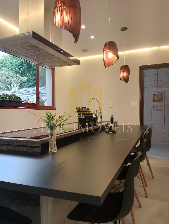 Casa 4 suítes no Condomínio Esplanada do Sol em SJCampos