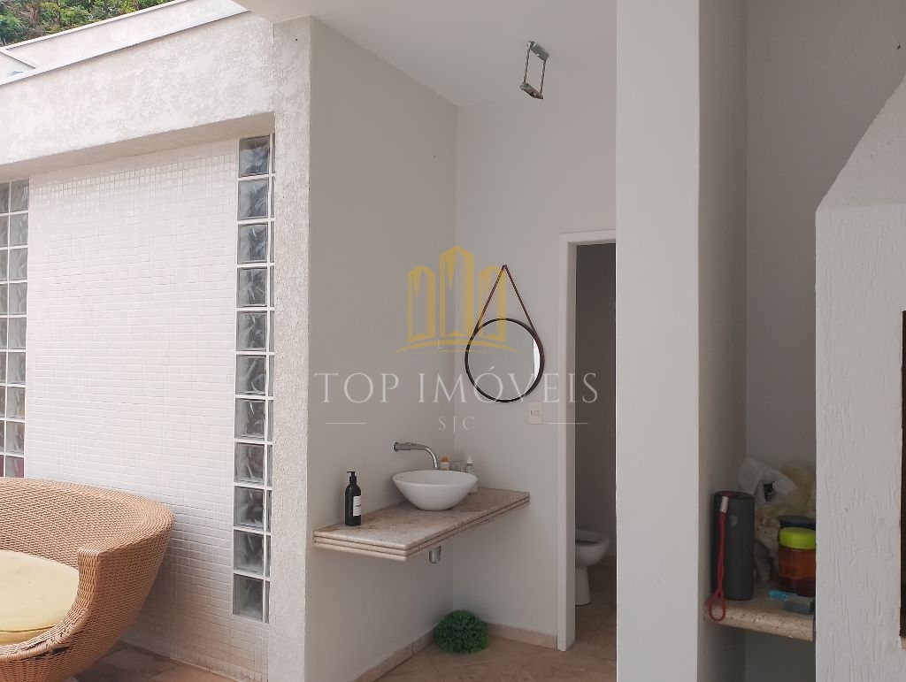 Casa 4 suítes no Condomínio Esplanada do Sol em SJCampos