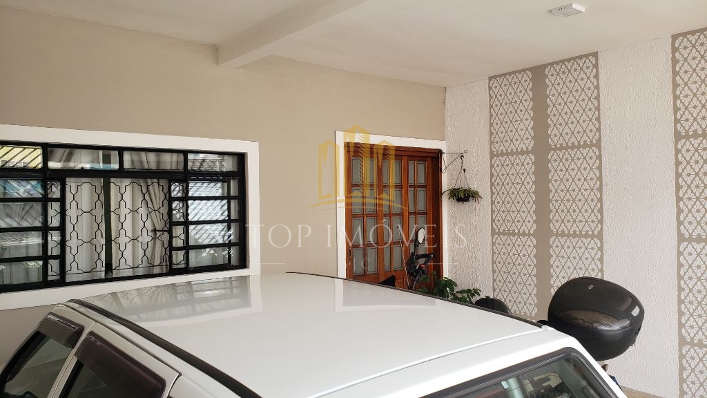 Casa térrea, dois dormitórios, duas vagas cobertas, Zona Sul