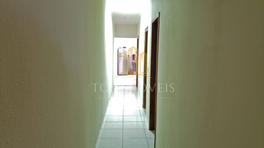 Casa térrea, dois dormitórios, duas vagas cobertas, Zona Sul