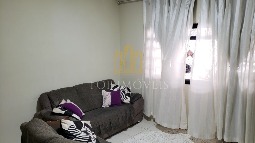 Casa térrea, dois dormitórios, duas vagas cobertas, Zona Sul