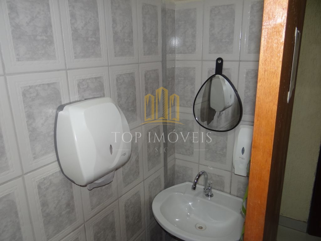 Prédio Comercial no Centro de São Sebastião - Localização Privilegiada!