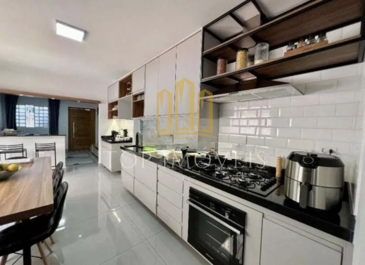 Linda Casa a venda 3 dormitórios sendo 1 Suite com Planejados