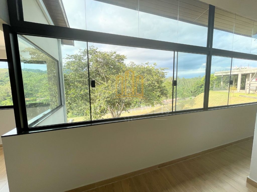 Belissima Chacara Com Vista Privilegiada Para a Natureza, Ideal Para Quem Busca Tranquilidade e Contato Com o Verde 4 Dormitórios, sendo 1 Suíte PIscina e Lazer.