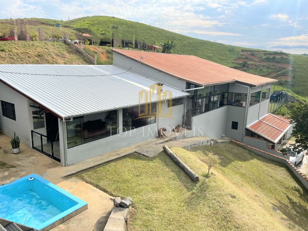 Belissima Chacara Com Vista Privilegiada Para a Natureza, Ideal Para Quem Busca Tranquilidade e Contato Com o Verde 4 Dormitórios, sendo 1 Suíte PIscina e Lazer.