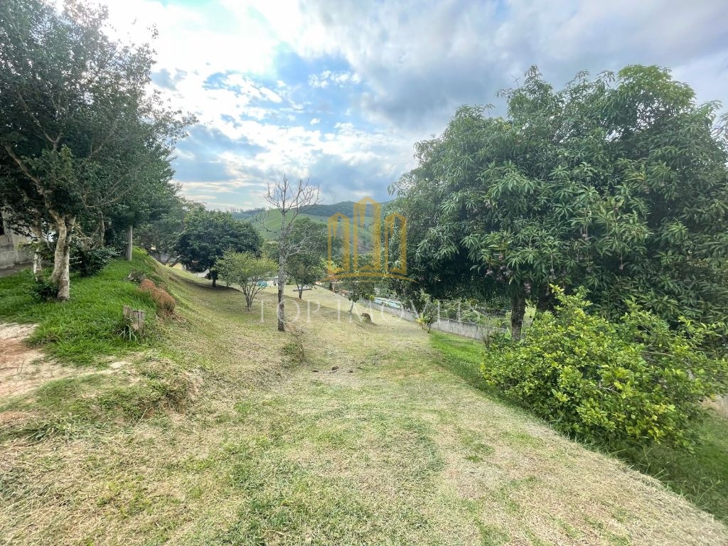 Belissima Chacara Com Vista Privilegiada Para a Natureza, Ideal Para Quem Busca Tranquilidade e Contato Com o Verde 4 Dormitórios, sendo 1 Suíte PIscina e Lazer.