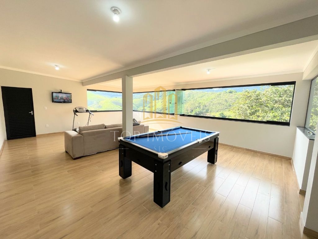 Belissima Chacara Com Vista Privilegiada Para a Natureza, Ideal Para Quem Busca Tranquilidade e Contato Com o Verde 4 Dormitórios, sendo 1 Suíte PIscina e Lazer.