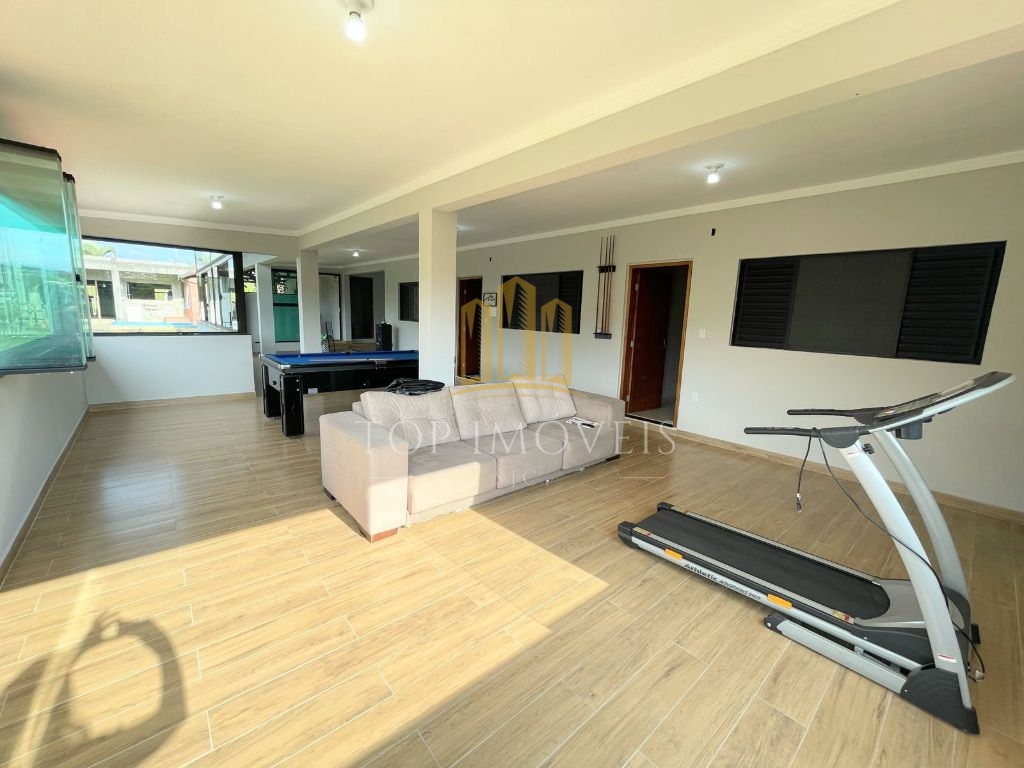Belissima Chacara Com Vista Privilegiada Para a Natureza, Ideal Para Quem Busca Tranquilidade e Contato Com o Verde 4 Dormitórios, sendo 1 Suíte PIscina e Lazer.