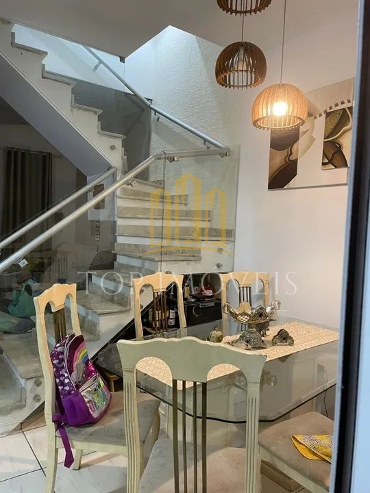 Maravilhosa casa tres dormitorios em condominio fechado