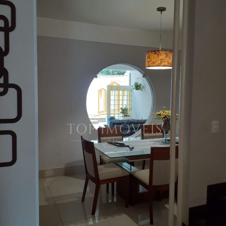 Otima casa em Condominio Fechado- Caçapava/ SP