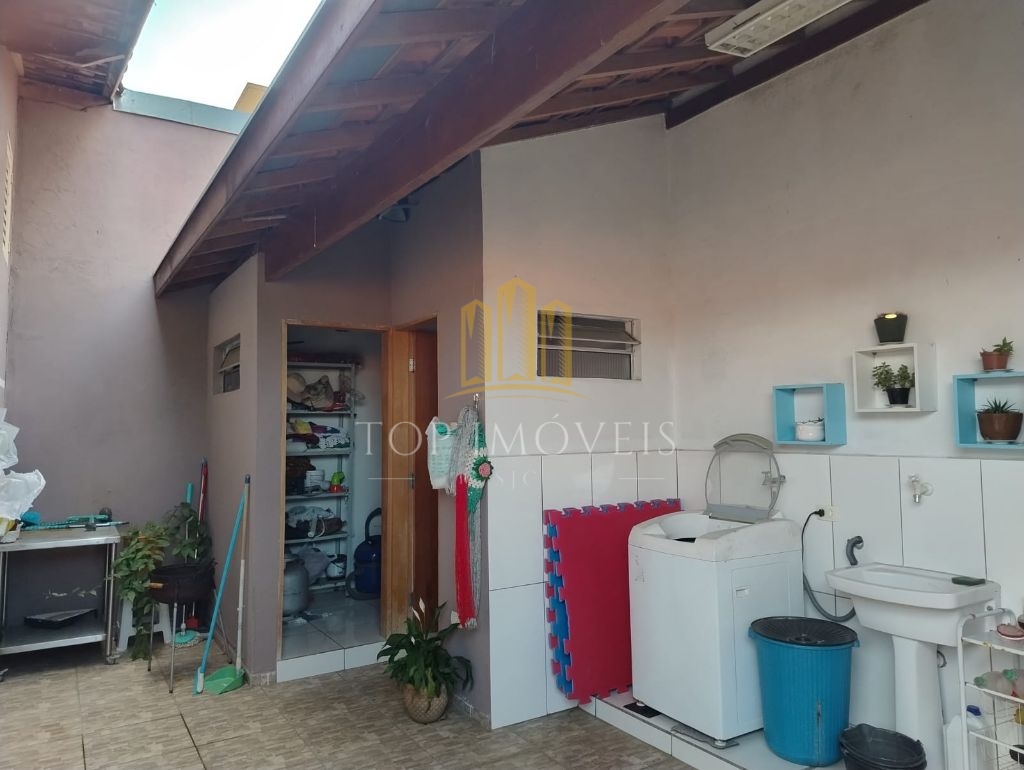 Oportunidade!! Linda Casa de 3 dormitórios, em um charmoso condomínio Próximo aos principais comércios do bairros