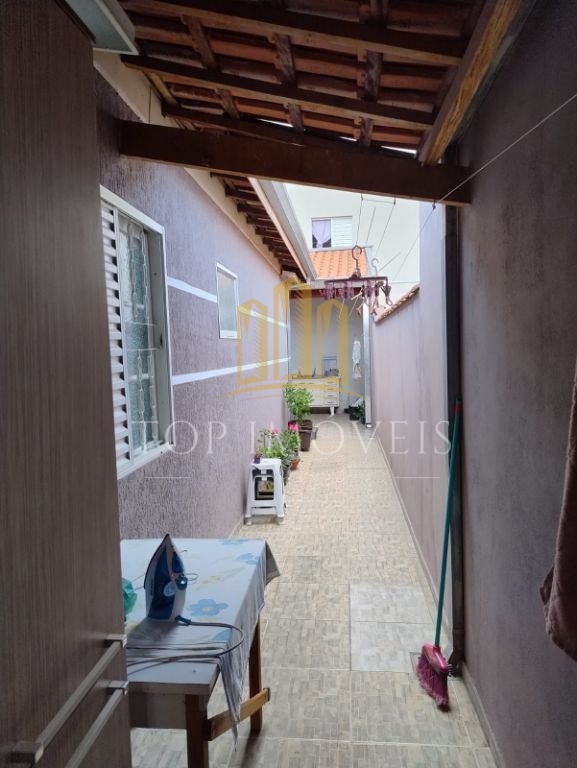 Oportunidade!! Linda Casa de 3 dormitórios, em um charmoso condomínio Próximo aos principais comércios do bairros