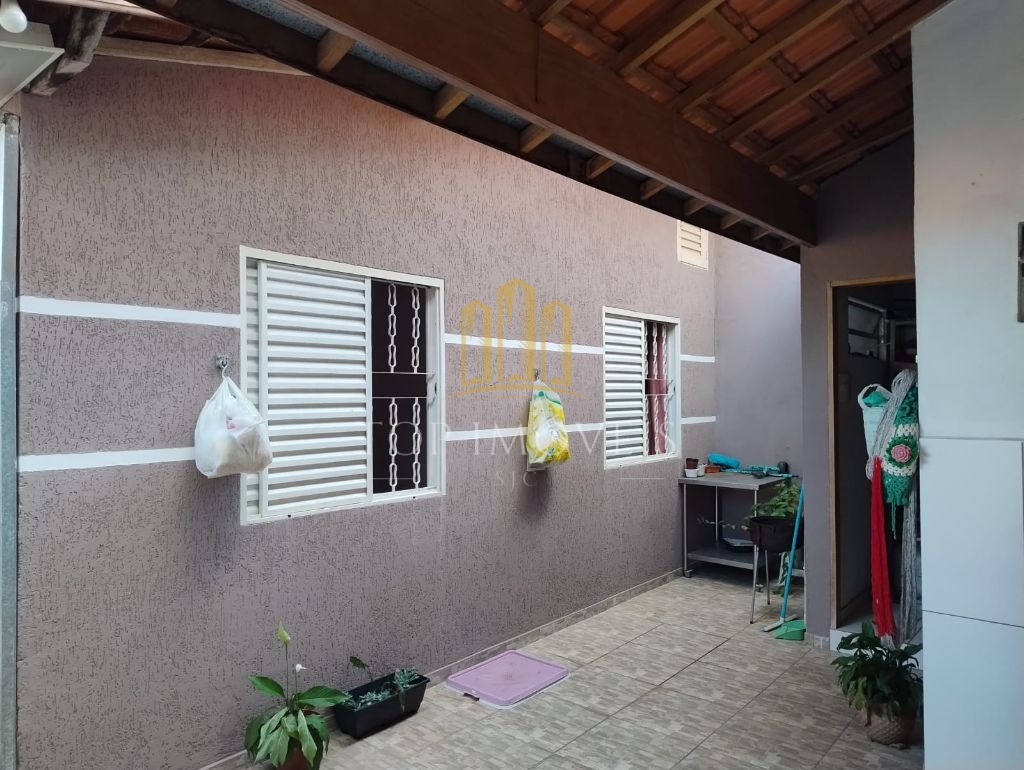 Oportunidade!! Linda Casa de 3 dormitórios, em um charmoso condomínio Próximo aos principais comércios do bairros