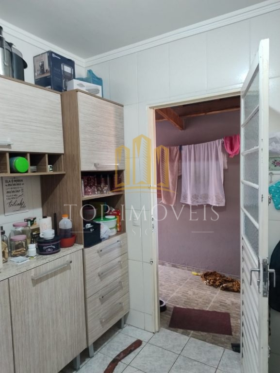 Oportunidade!! Linda Casa de 3 dormitórios, em um charmoso condomínio Próximo aos principais comércios do bairros