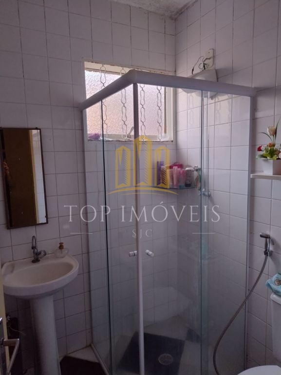 Oportunidade!! Linda Casa de 3 dormitórios, em um charmoso condomínio Próximo aos principais comércios do bairros