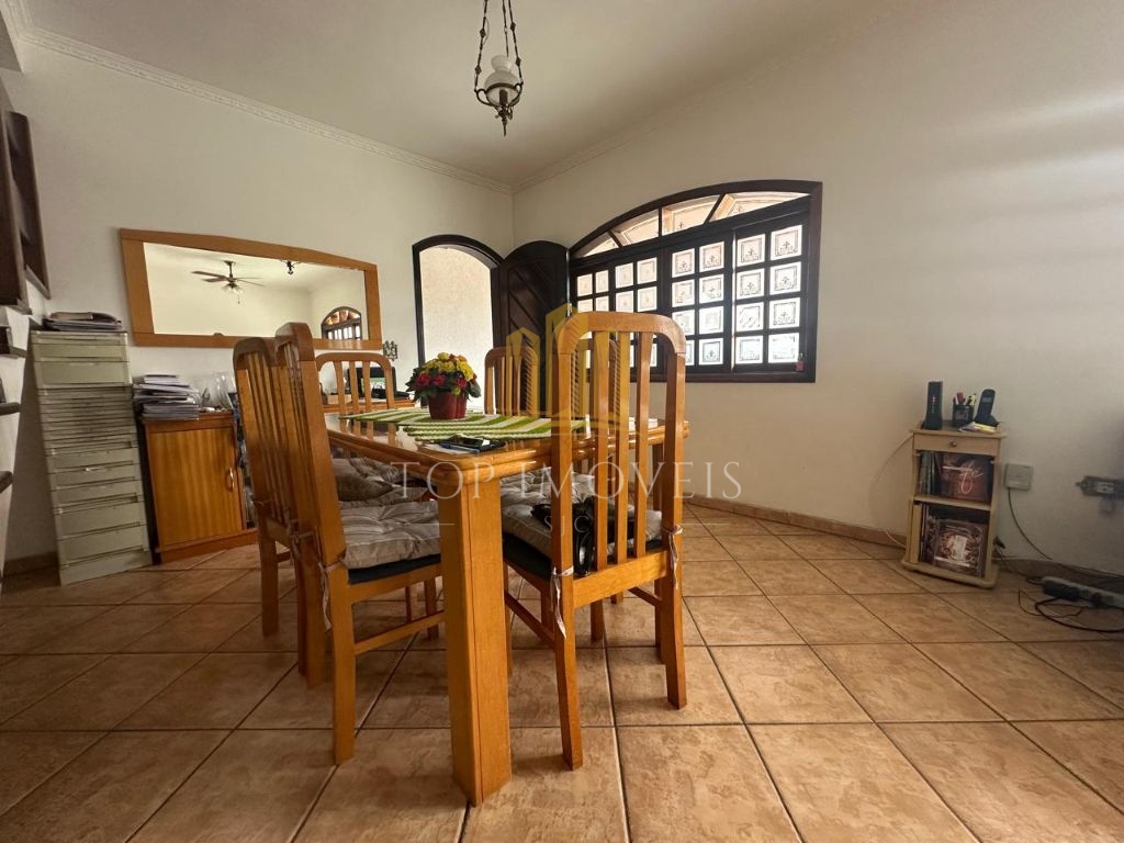 Lindo sobrado no Jd Portugal com 3 dormitórios com suite