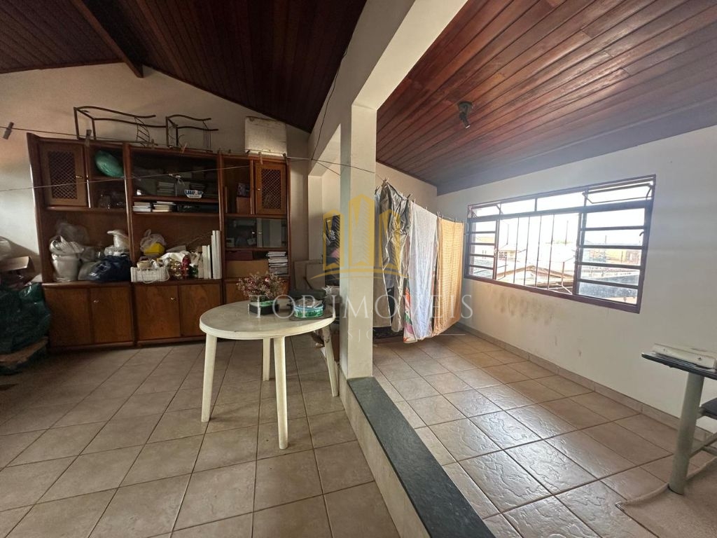 Lindo sobrado no Jd Portugal com 3 dormitórios com suite