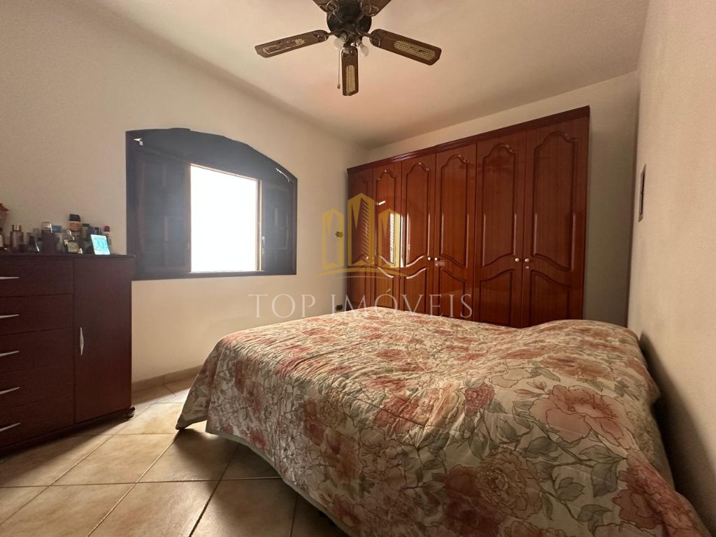 Lindo sobrado no Jd Portugal com 3 dormitórios com suite