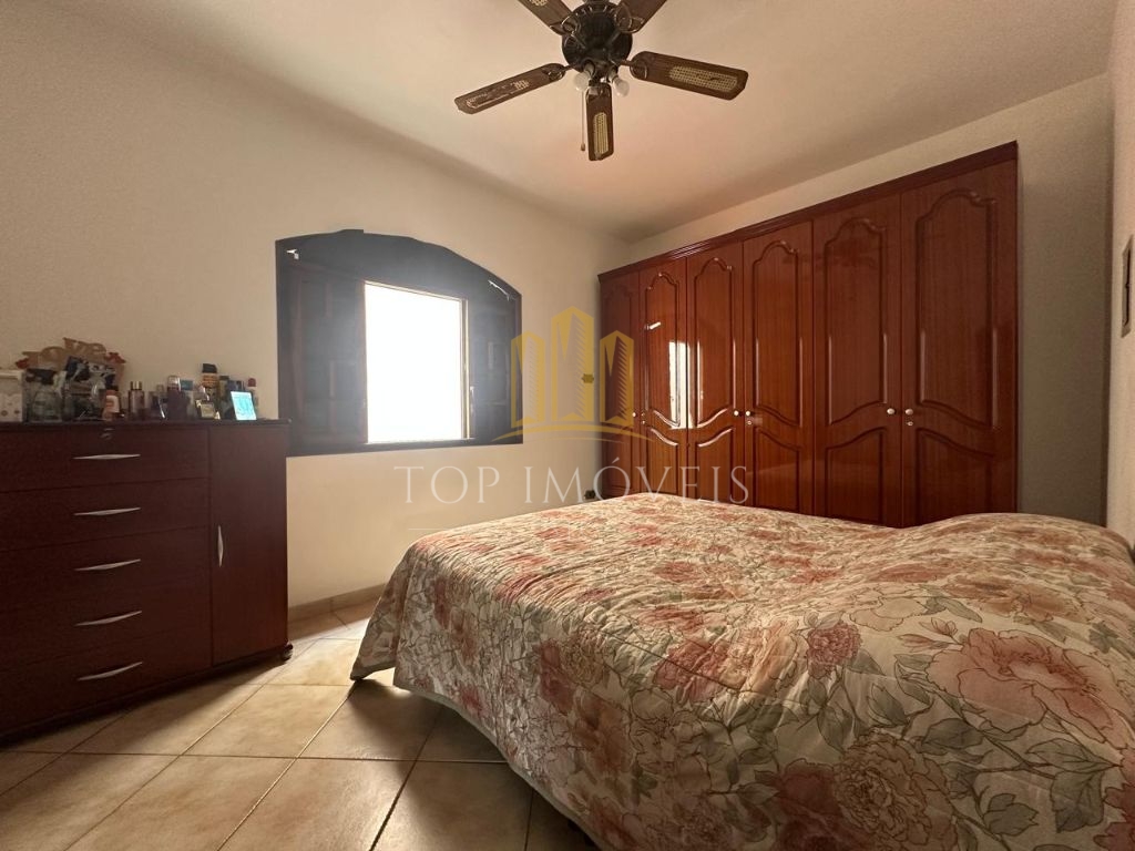 Lindo sobrado no Jd Portugal com 3 dormitórios com suite