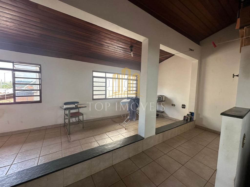 Lindo sobrado no Jd Portugal com 3 dormitórios com suite
