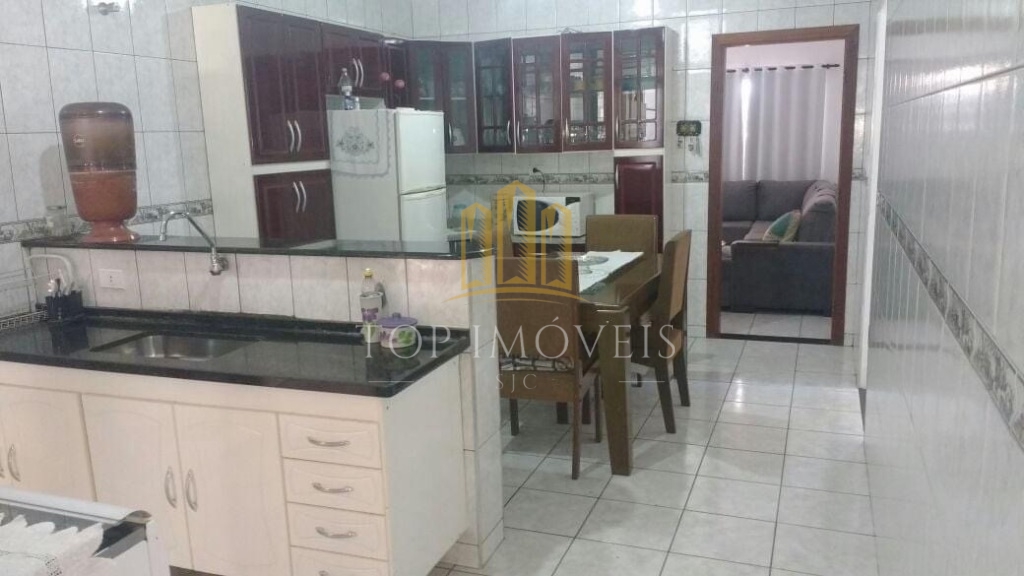 Excelente casa com 175m2 no centro de Tremembé