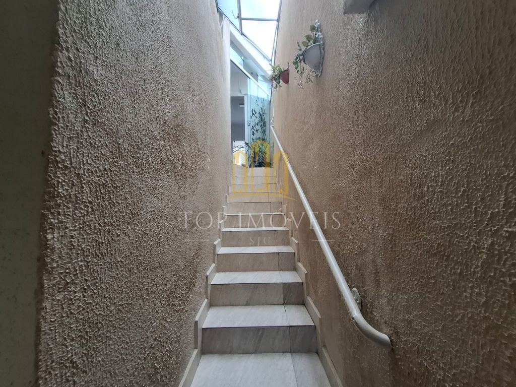 Casa Sobrado à Venda - Quartos, Suíte com closet, Excelente Localização na Zona Sul de São José dos Campos