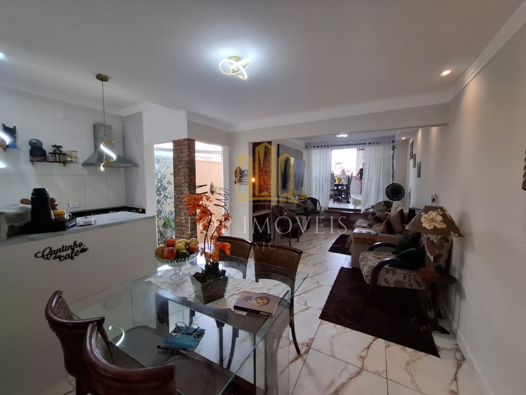 Casa Sobrado à Venda - Quartos, Suíte com closet, Excelente Localização na Zona Sul de São José dos Campos