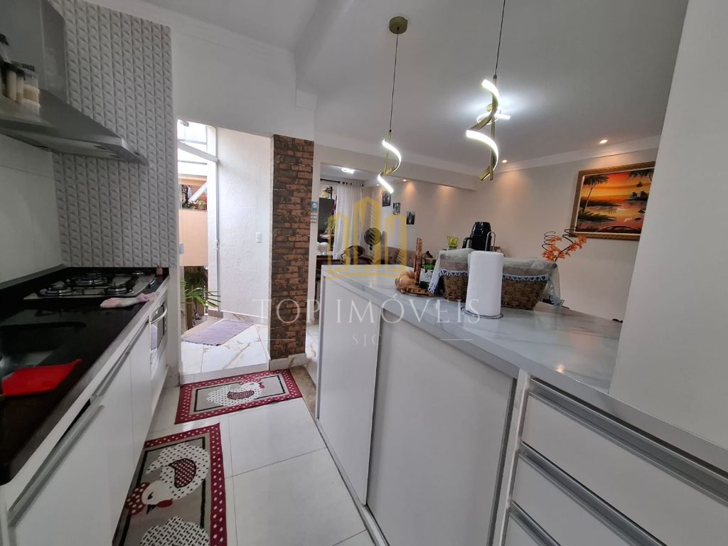 Casa Sobrado à Venda - Quartos, Suíte com closet, Excelente Localização na Zona Sul de São José dos Campos