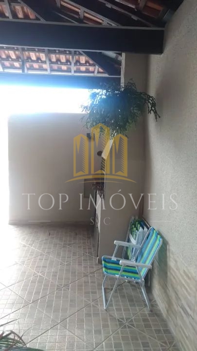 Linda Casa Localizada no Galo Branco 3 dormitorios com Planejados
