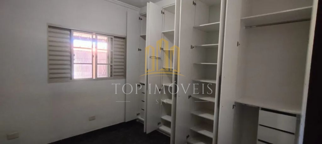 Linda Casa Localizada no Galo Branco 3 dormitorios com Planejados